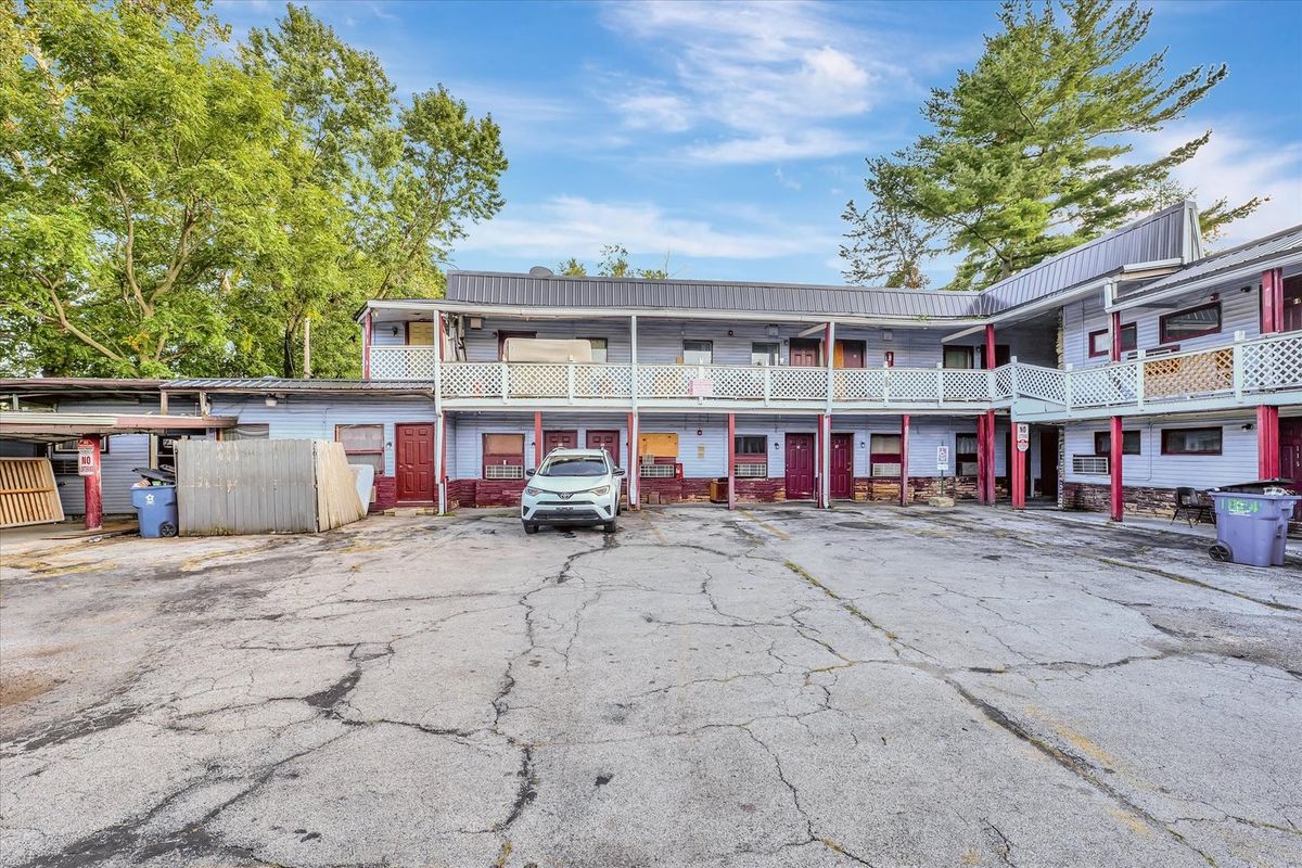 1824 E Main Street, Danville, IL 61832