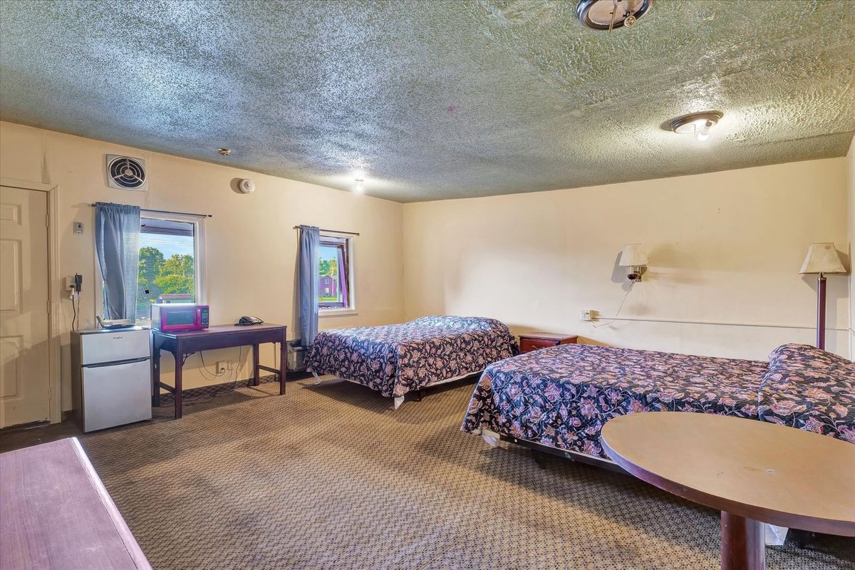 1824 E Main Street, Danville, IL 61832