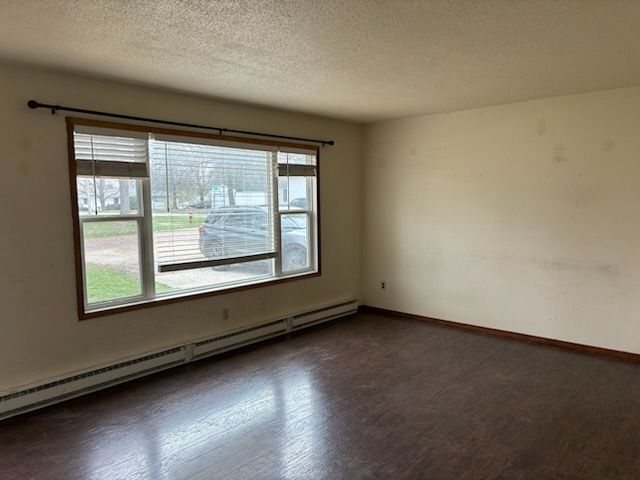 402 NE 2nd Avenue, Galva, IL 61434