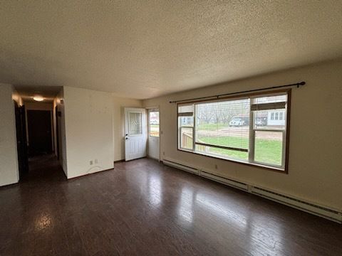 402 NE 2nd Avenue, Galva, IL 61434