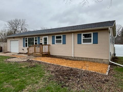 402 NE 2nd Avenue, Galva, IL 61434