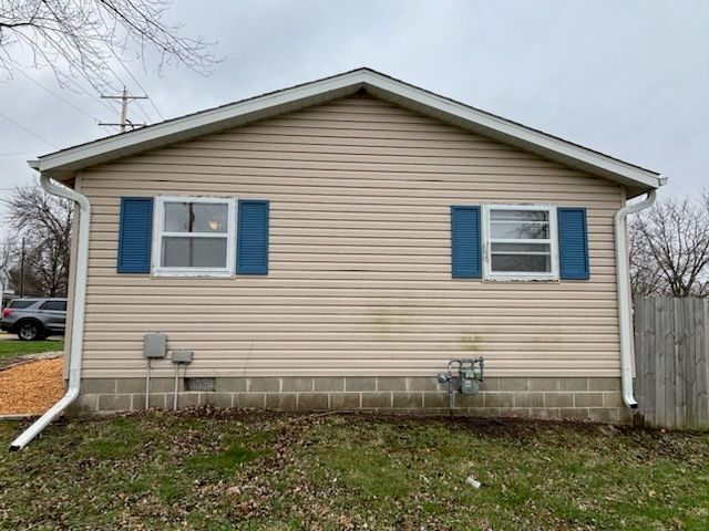 402 NE 2nd Avenue, Galva, IL 61434