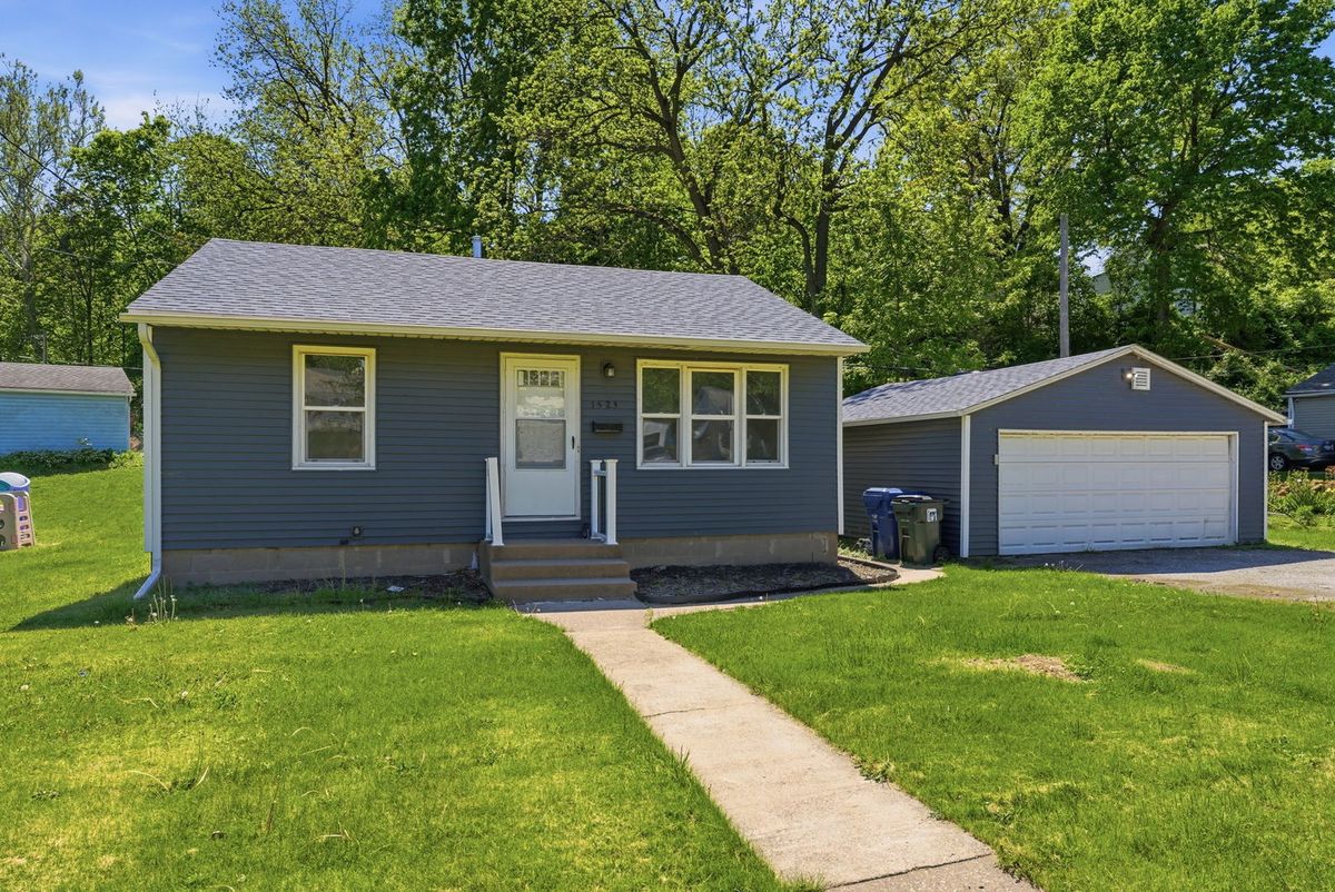 1523 Kirkwood Boulevard, Davenport, IA 52803