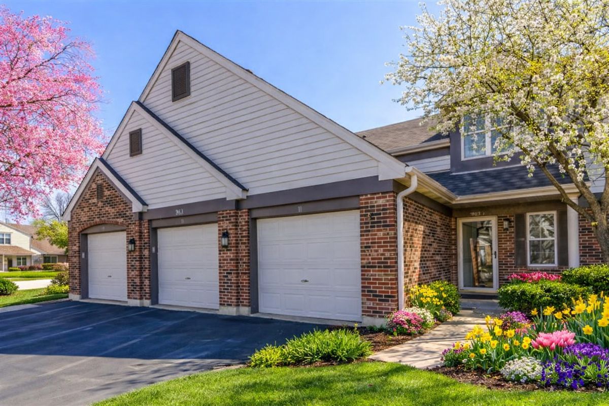 1963 GARY Court, Schaumburg, IL 60193