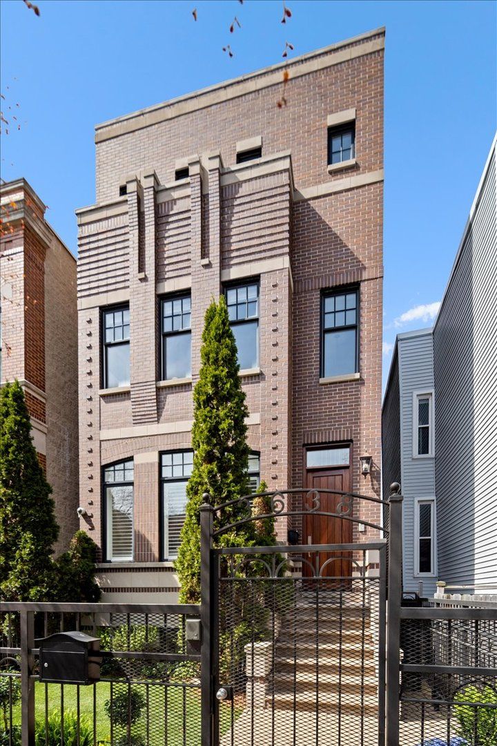 3638 N WAYNE Avenue — Chicago, IL 60613
