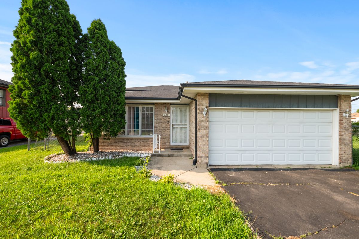 928 E 153rd Street, Phoenix, IL 60426
