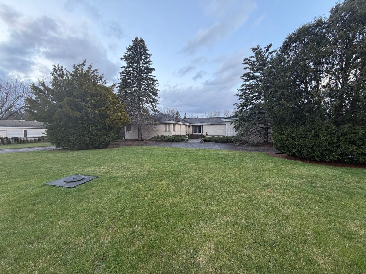 23185 Indian Creek Road, Lincolnshire, IL 60069