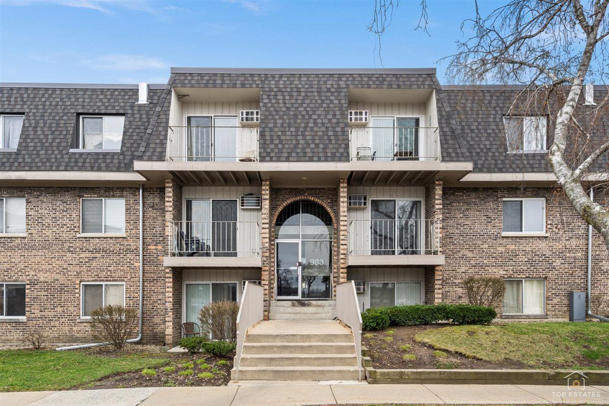 983 Crimson Court #2-206 — Prospect Heights, IL 60070