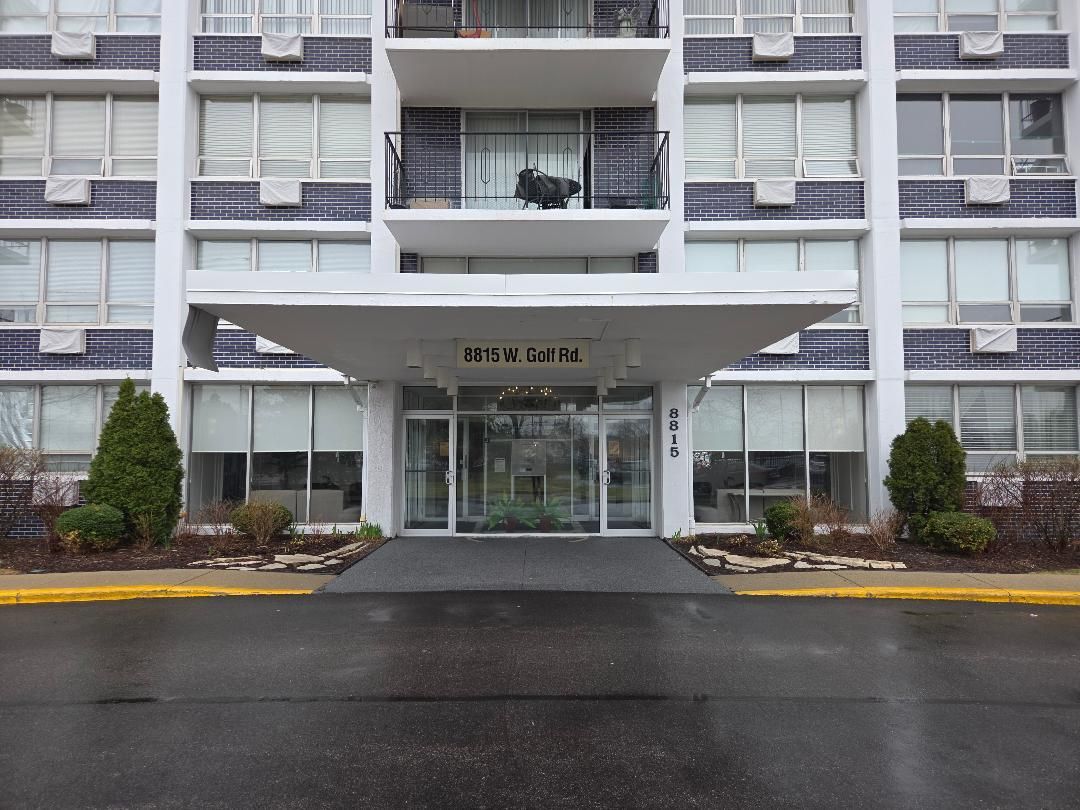 8815 W Golf Road #3A — Niles, IL 60714