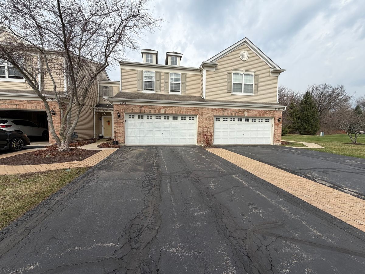 2554 Evergreen Circle, McHenry, IL 60050