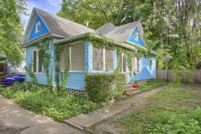 306 W Illinois Street — Urbana, IL 61801