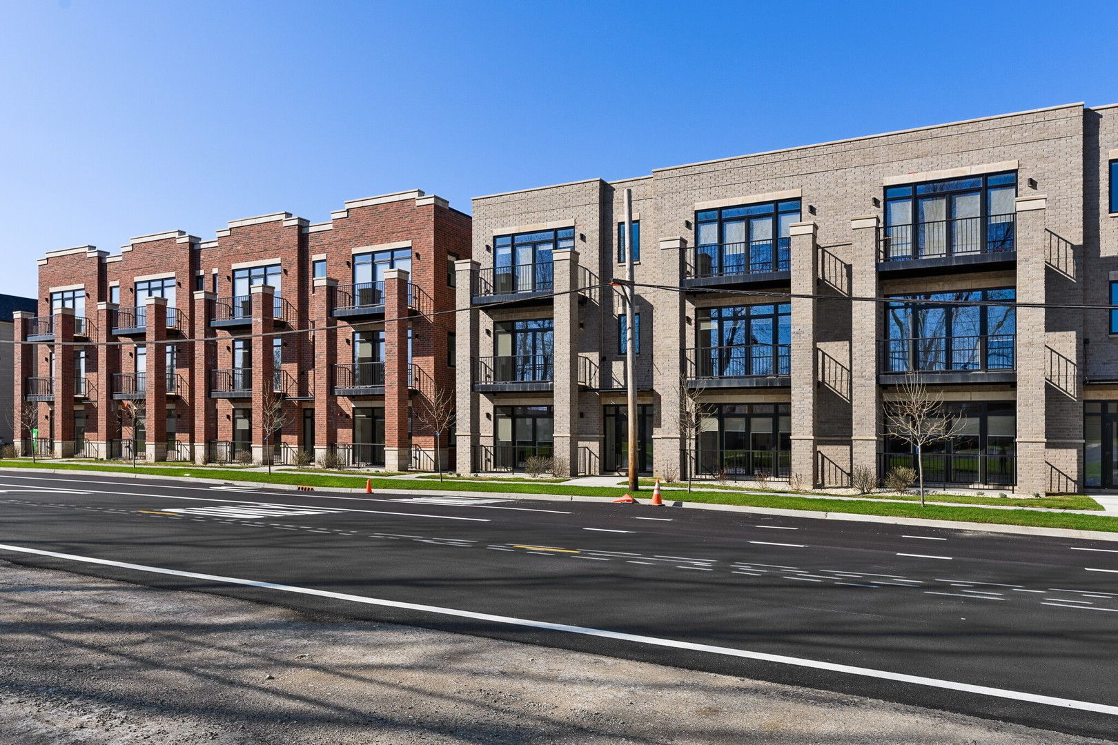 790 E Irving Park Road #3E — Roselle, IL 60172