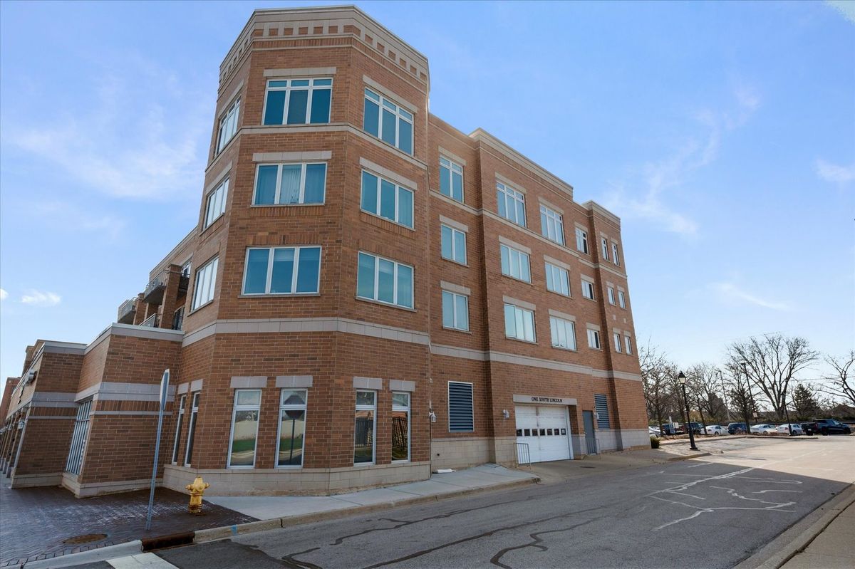 1 Lincoln Avenue, Lombard, IL 60148