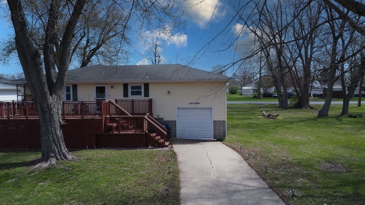 520 6th Street, Watseka, IL 60970