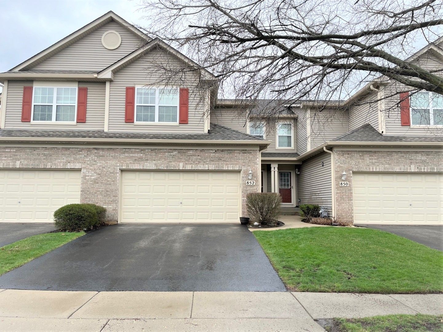 852 Beech Drive — Elgin, IL 60120