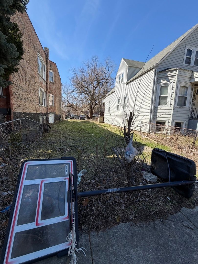 7142 Carpenter Street, Chicago, IL 60621