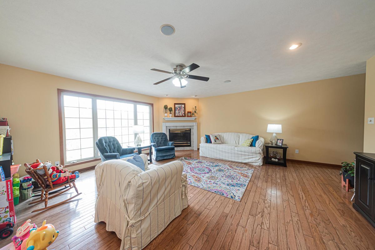 1016 Michael Lane, West Frankfort, IL 62896