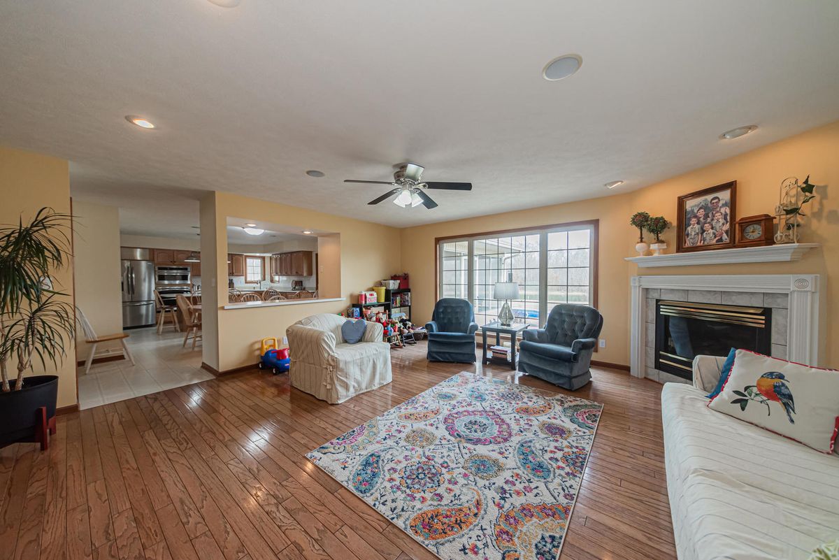 1016 Michael Lane, West Frankfort, IL 62896