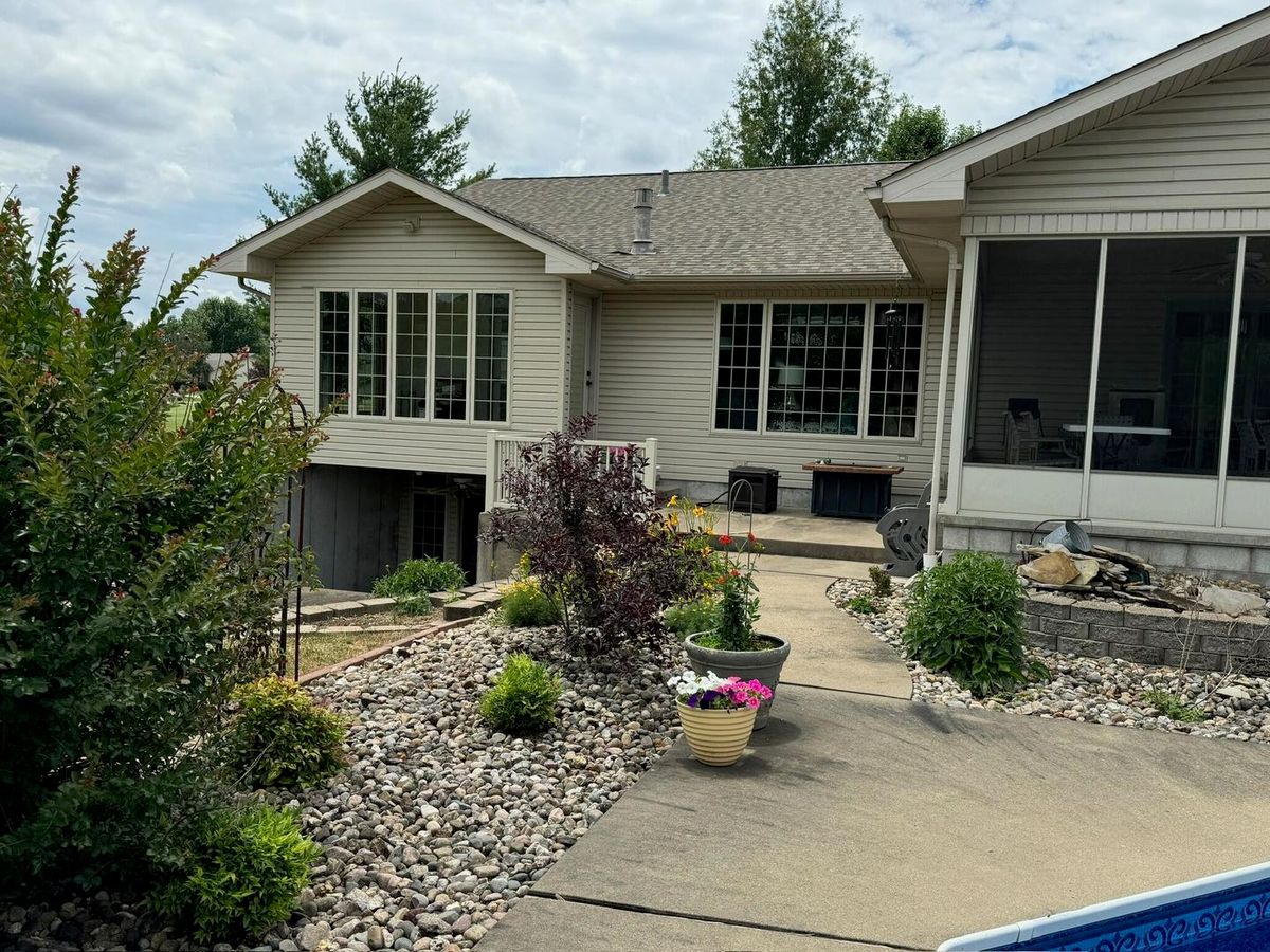 1016 Michael Lane, West Frankfort, IL 62896
