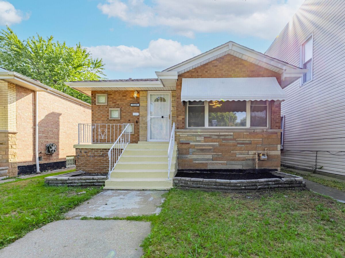 8139 Exchange Avenue, Chicago, IL 60617