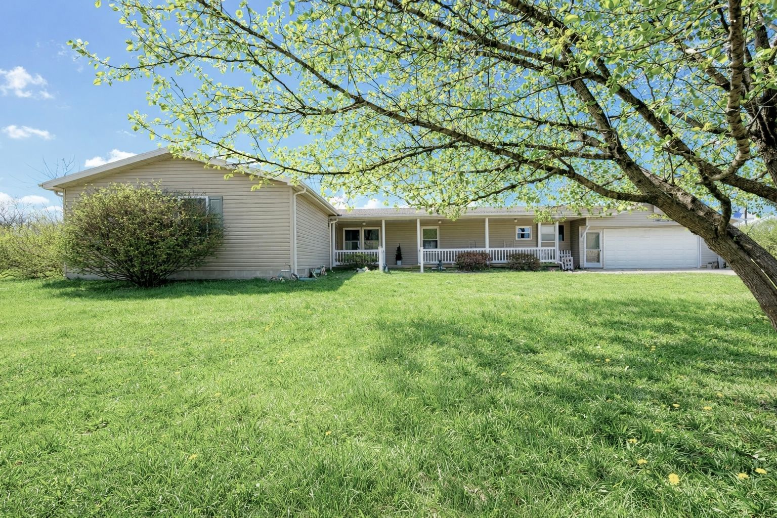 2041 mills cart Road — Salem, IL 62881