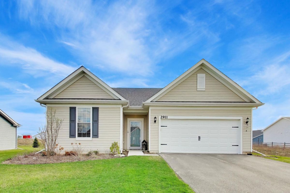 2911 Briargate Drive, Lindenhurst, IL 60046