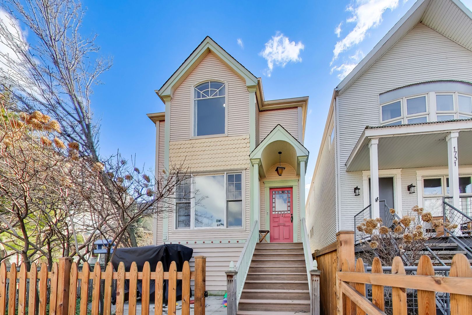 1727 W Henderson Street — Chicago, IL 60657