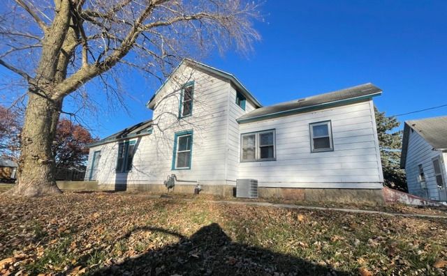 801 Main Street Street, Crescent City, IL 60928