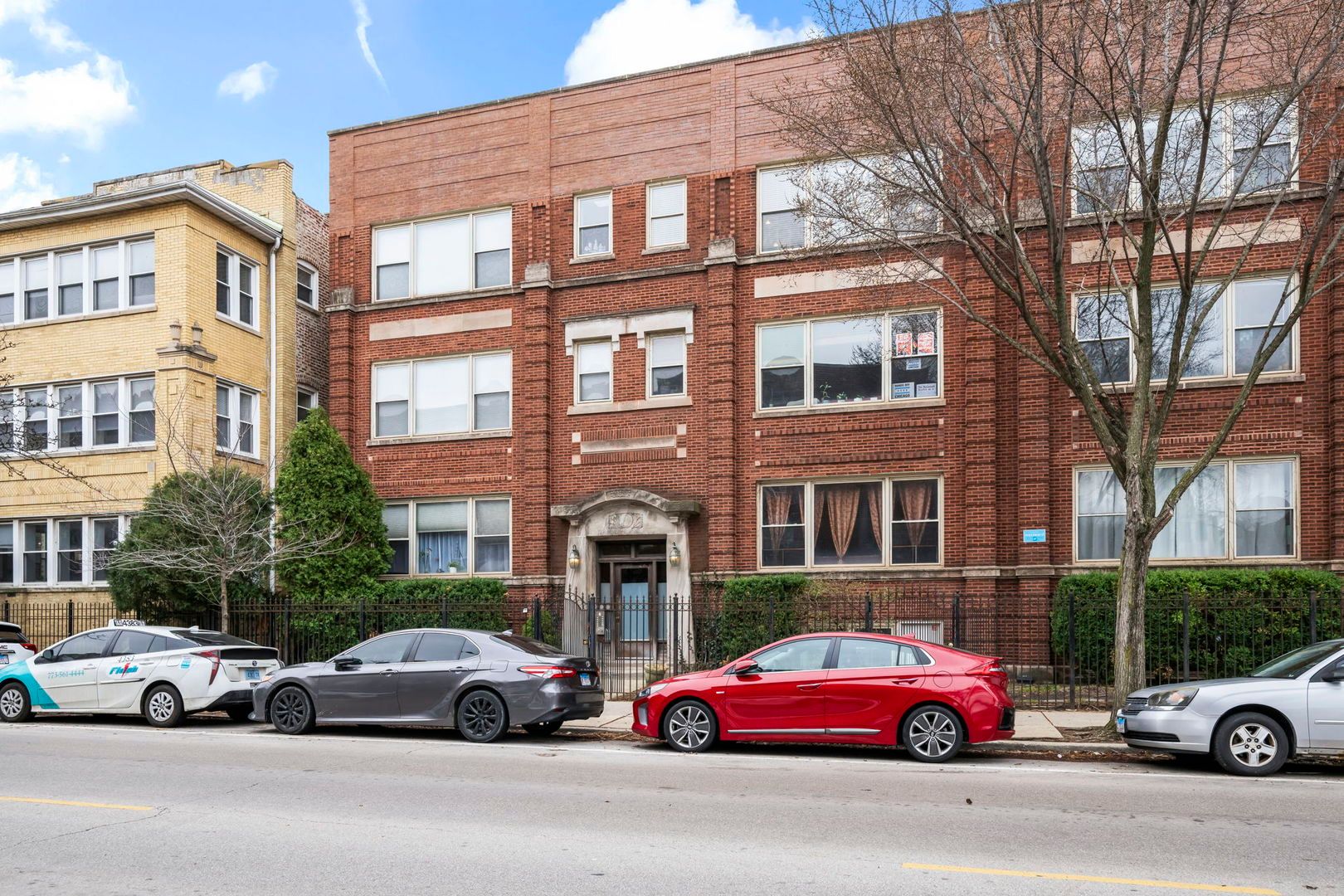 829 W Lawrence Avenue #3 — Chicago, IL 60640