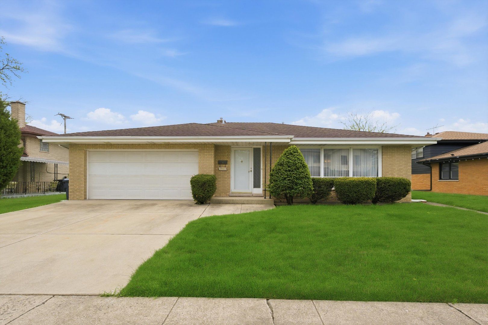 751 E 167th Street — South Holland, IL 60473
