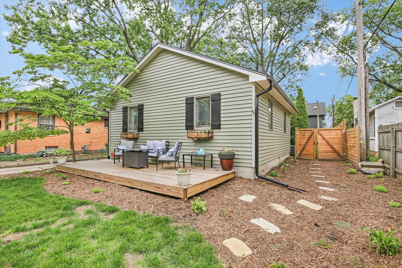 605 S Chicago Avenue — Champaign, IL 61821