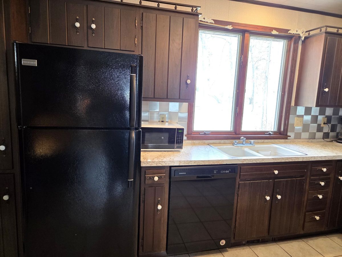 67833 Lake Trail Road, Lakeville, IN 46536