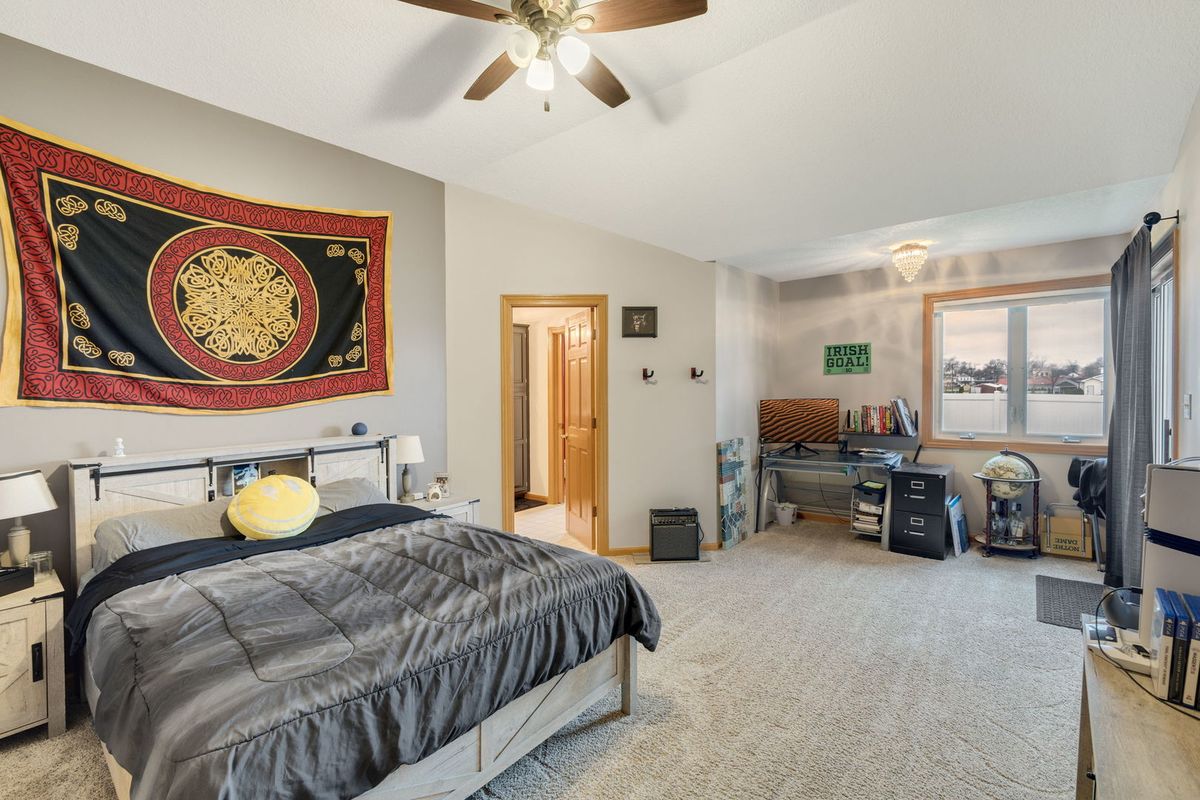125 Hamilton Drive, Grant Park, IL 60940