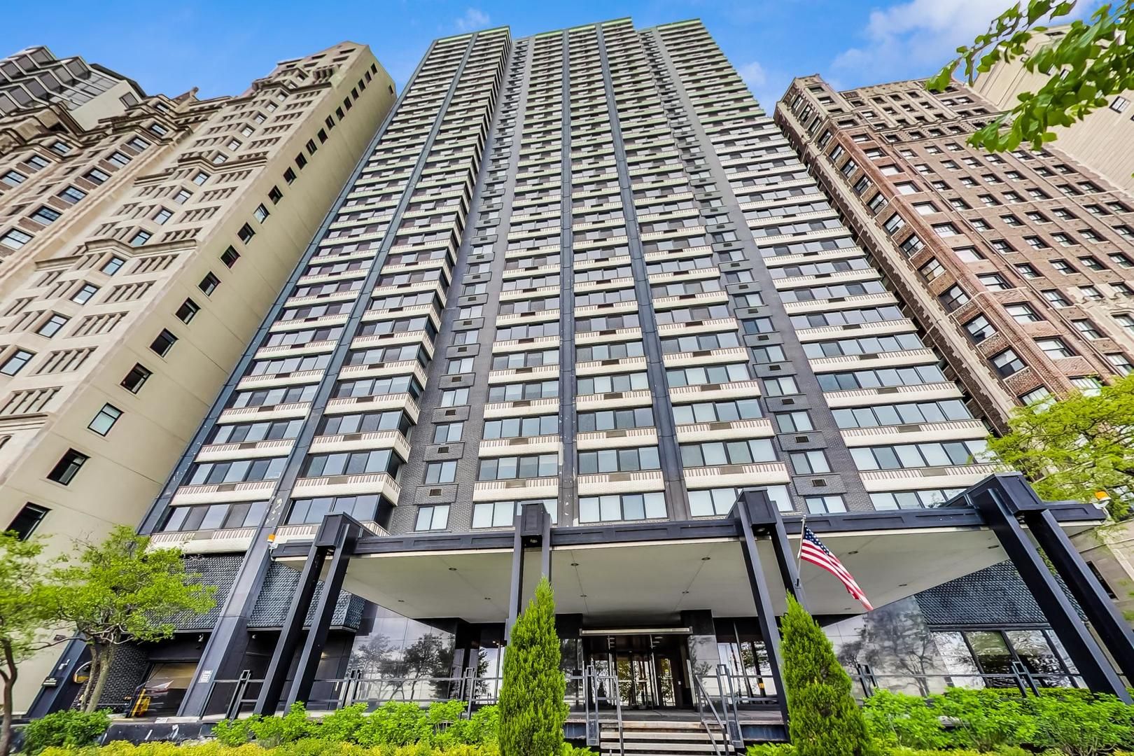1440 Lake Shore Drive — Chicago, IL 60610