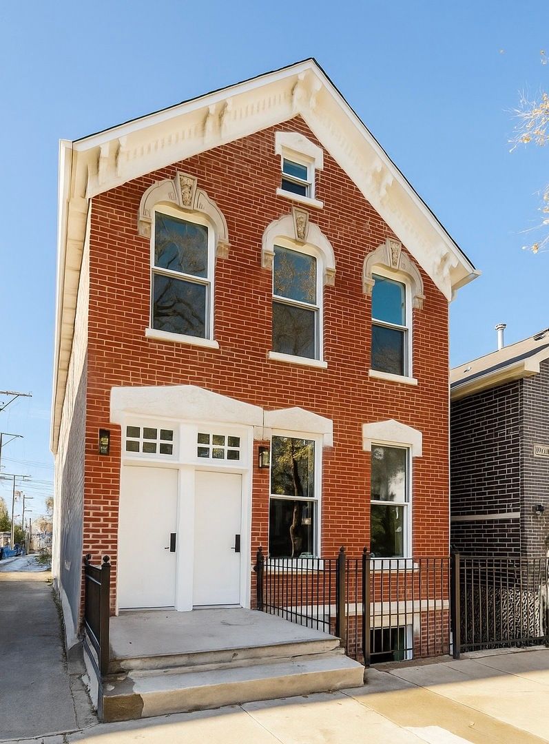 1830 Peoria Street — Chicago, IL 60608