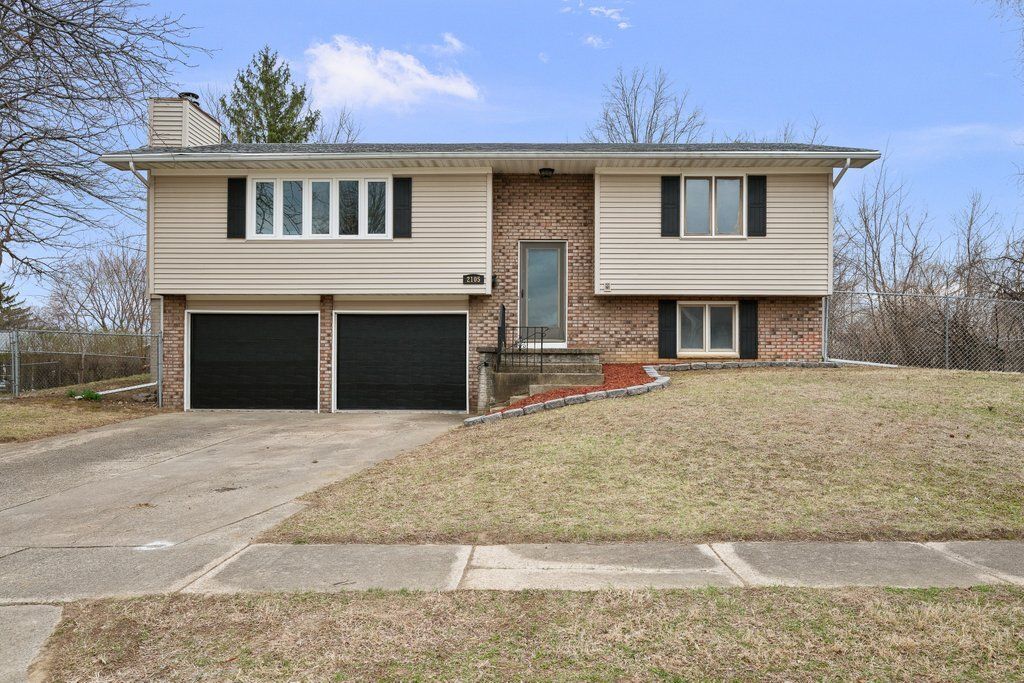 2501 E 34th Street Court — Davenport, IA 52807
