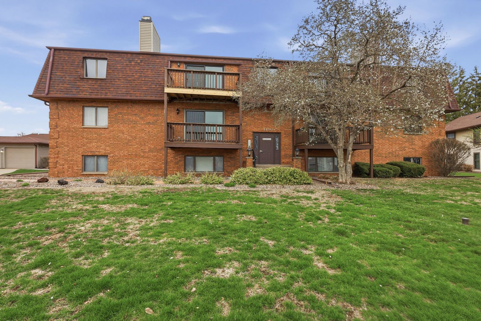 4190 MALLARD Court #9 — Bettendorf, IA 52722