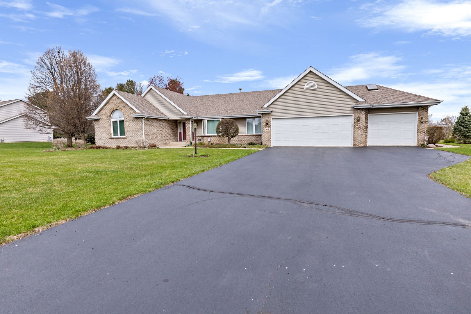 144 Glen Abbey Drive — Rockford, IL 61107