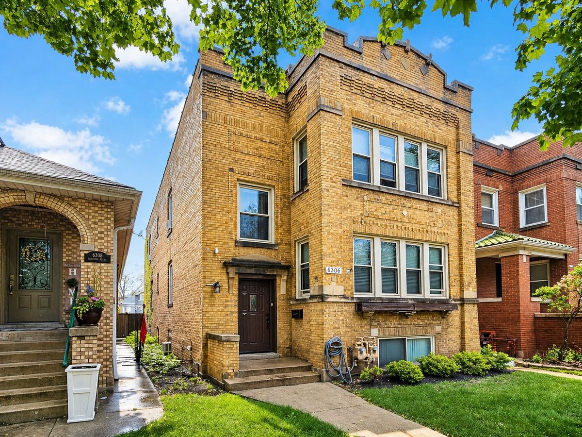 6306 Holbrook Street, Chicago, IL 60646