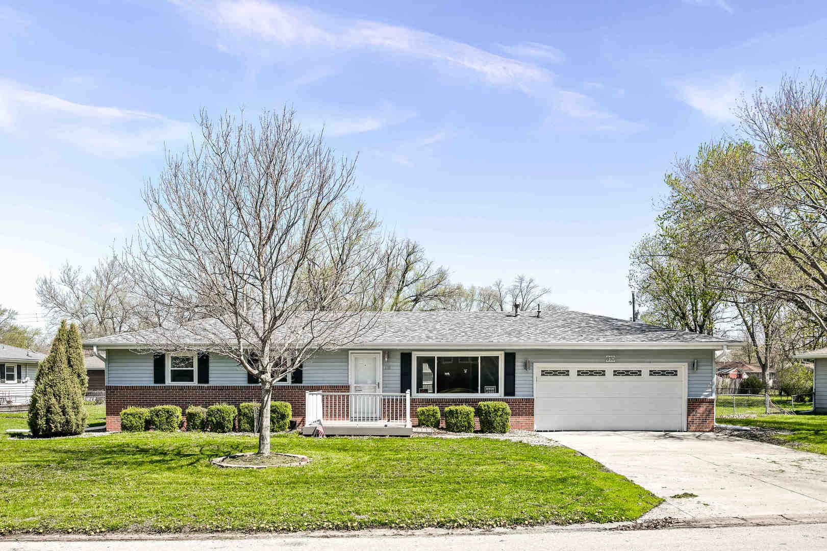 610 Rayjon Drive — Oreana, IL 62554