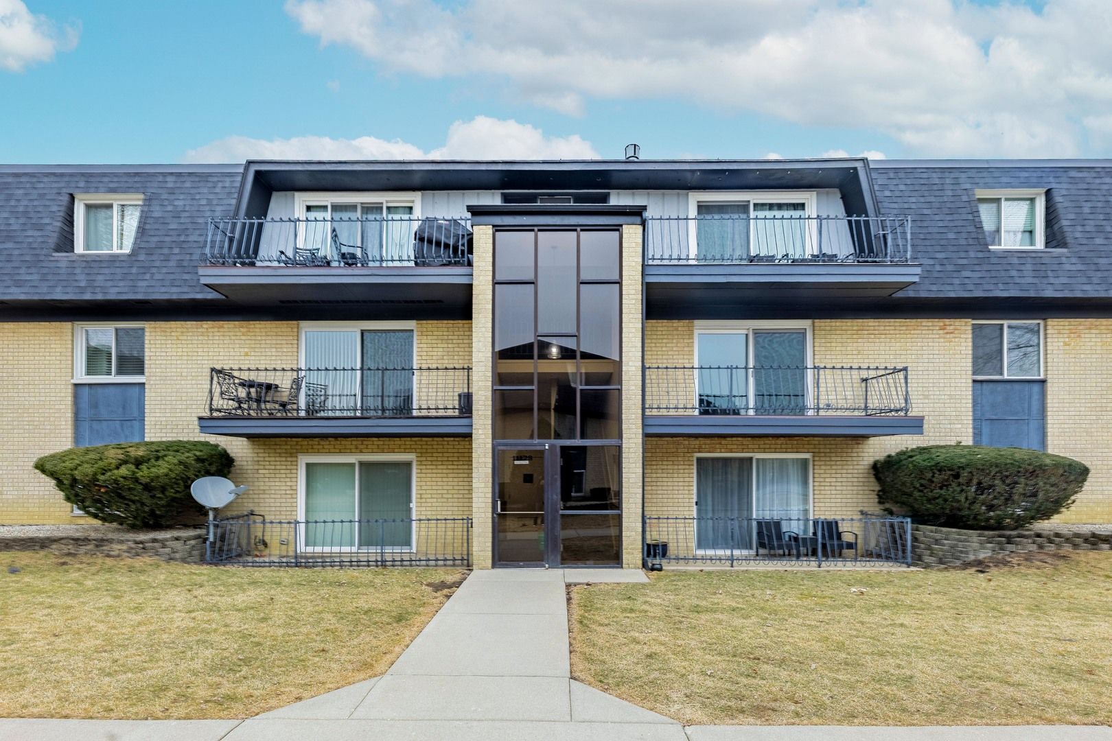 11128 84th Avenue — Palos Hills, IL 60465