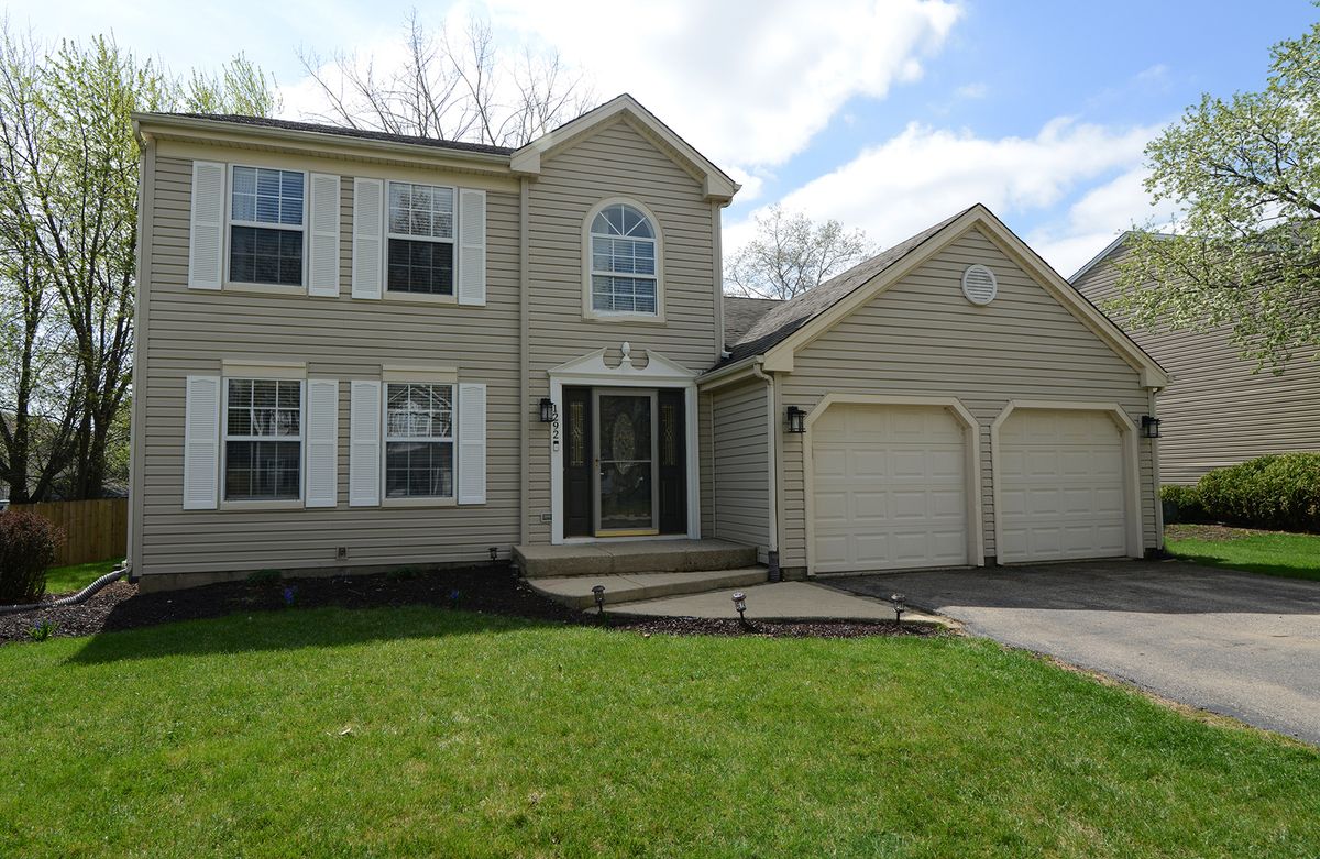 1292 LILAC Lane, Carol Stream, IL 60188