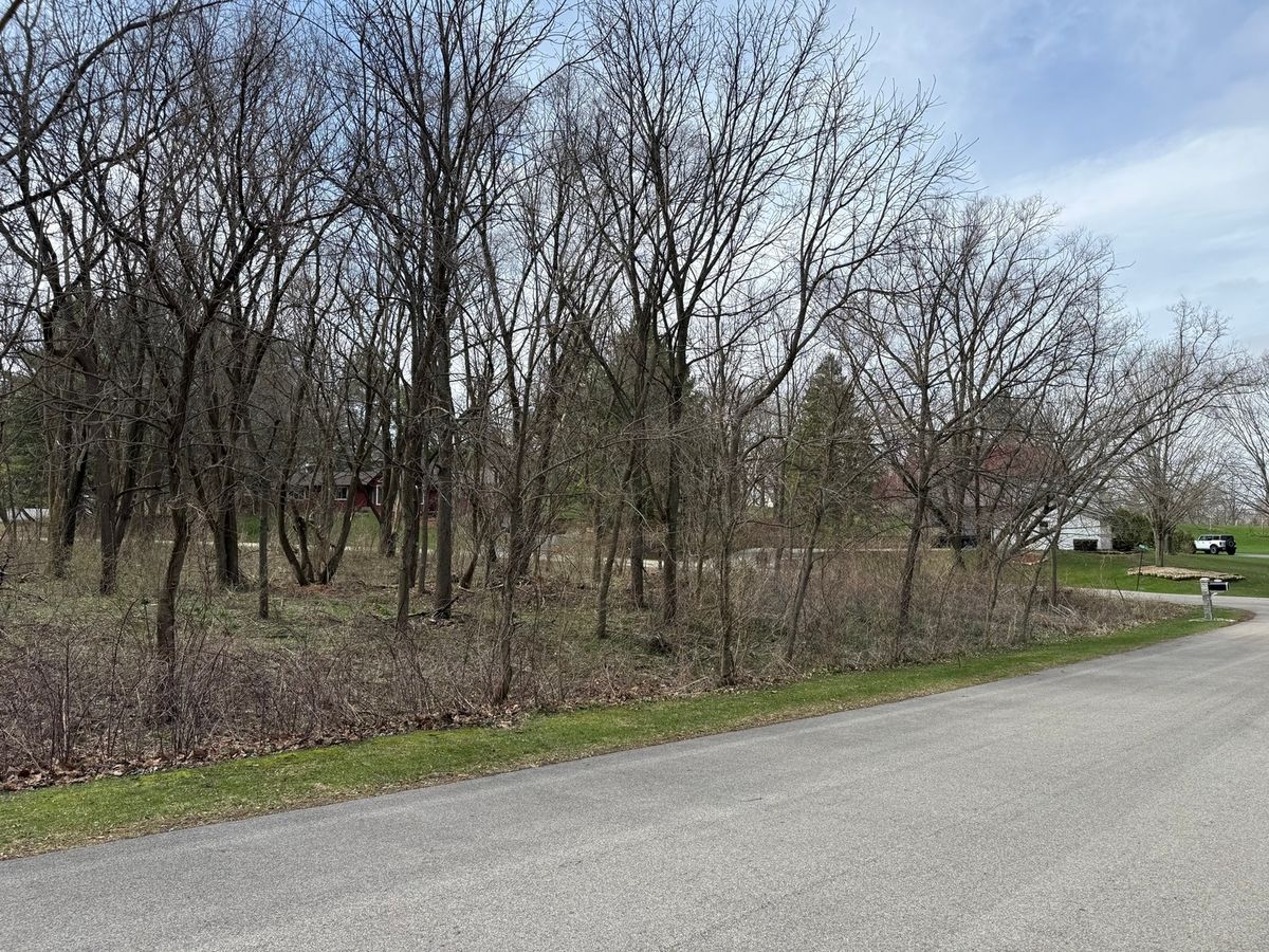 10365 KNIGHTS ARMOR Lane, Roscoe, IL 61073
