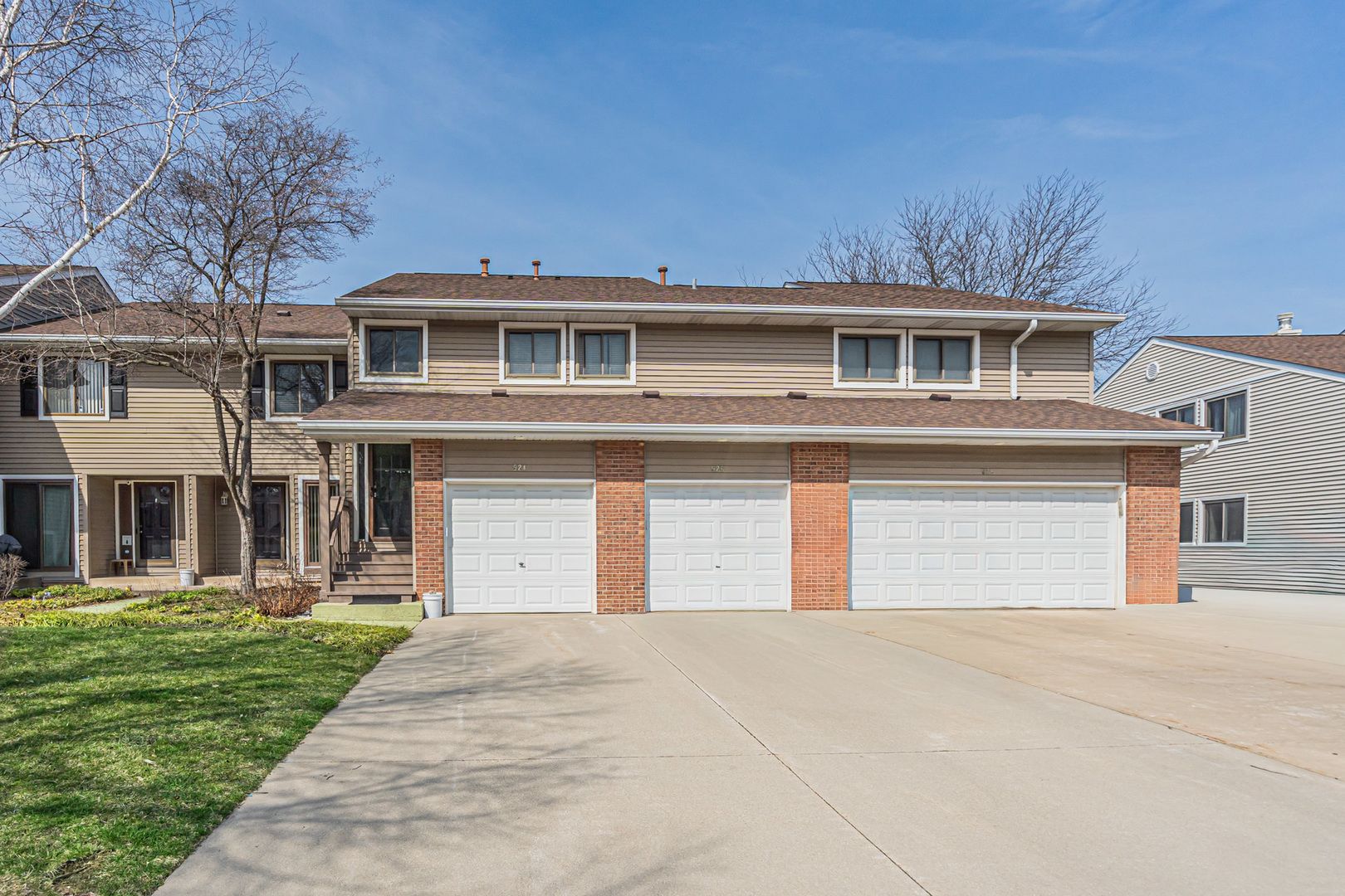 924 Hidden Lake Drive #924 — Buffalo Grove, IL 60089