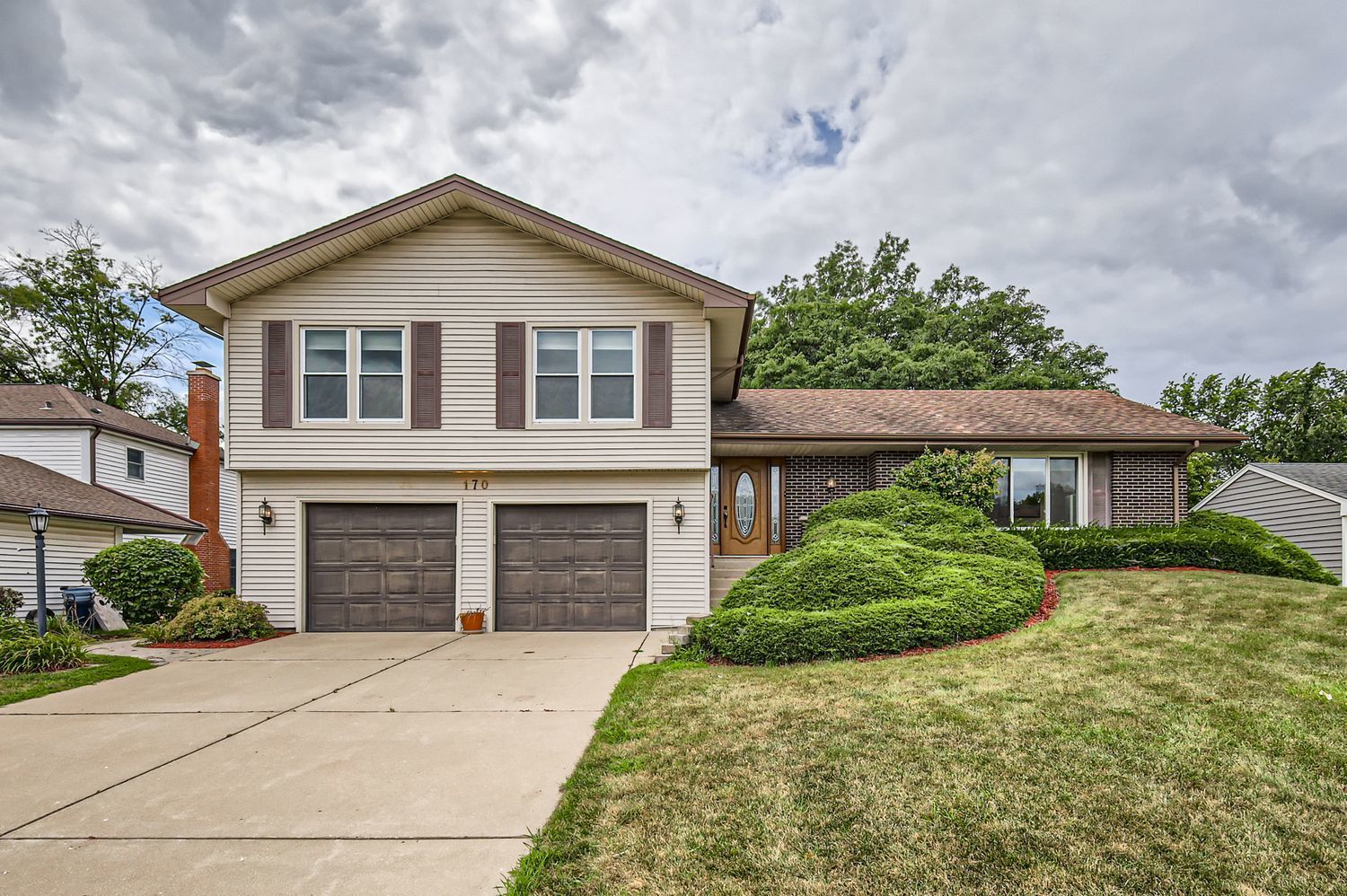 2S170 Stratford Road — Glen Ellyn, IL 60137