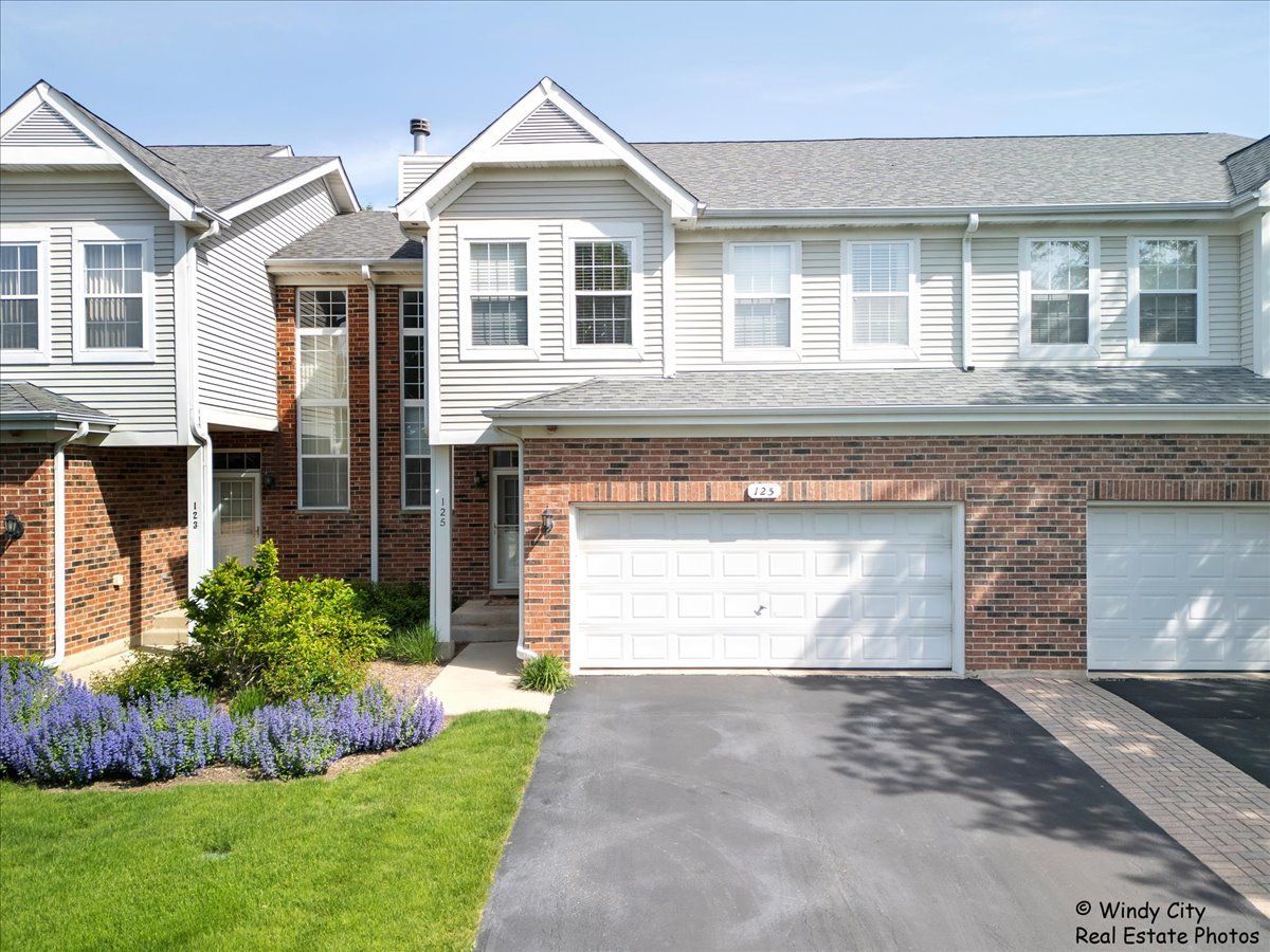 125 Chestnut Hills Circle — Burr Ridge, IL 60527