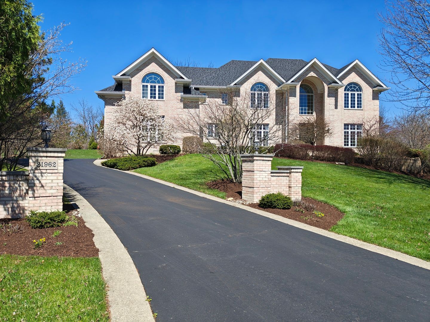 21962 N Tall Oaks Court — Kildeer, IL 60047