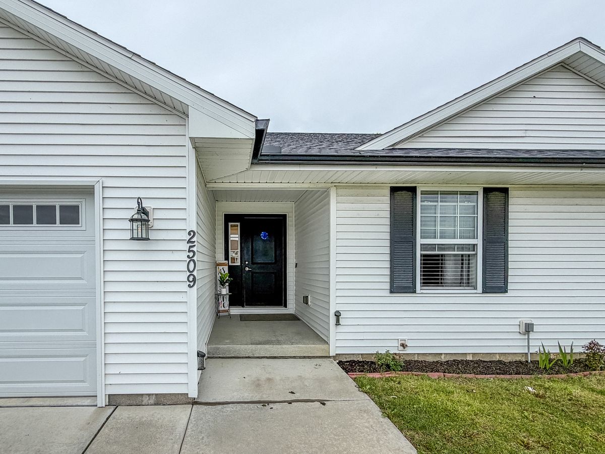 2509 N Fairfield Drive, Urbana, IL 61802
