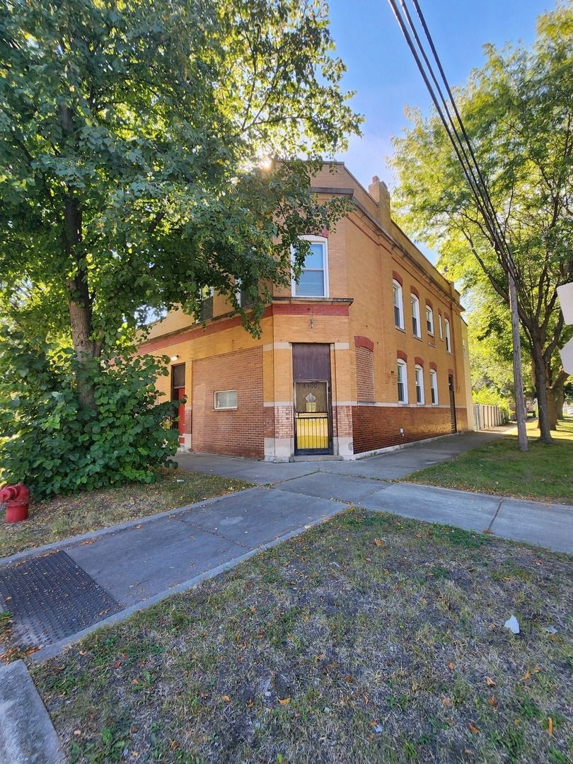 8900 S Normal Avenue #1 — Chicago, IL 60620