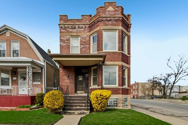 956 N TRUMBULL Avenue — Chicago, IL 60651